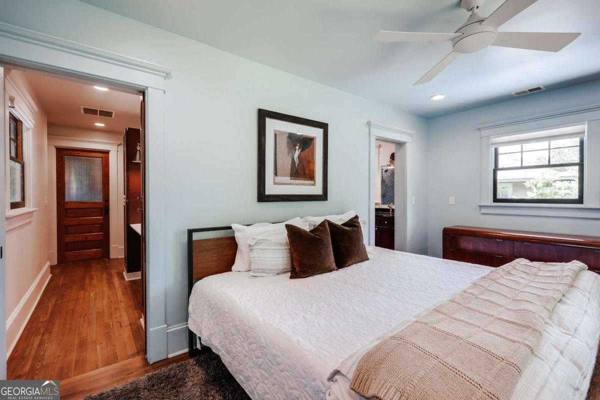 781 Boulevard Athens - 21