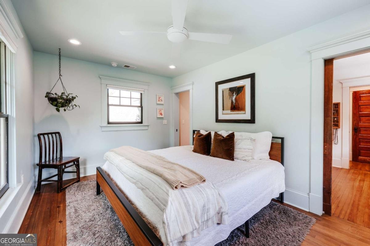 781 Boulevard Athens - 24