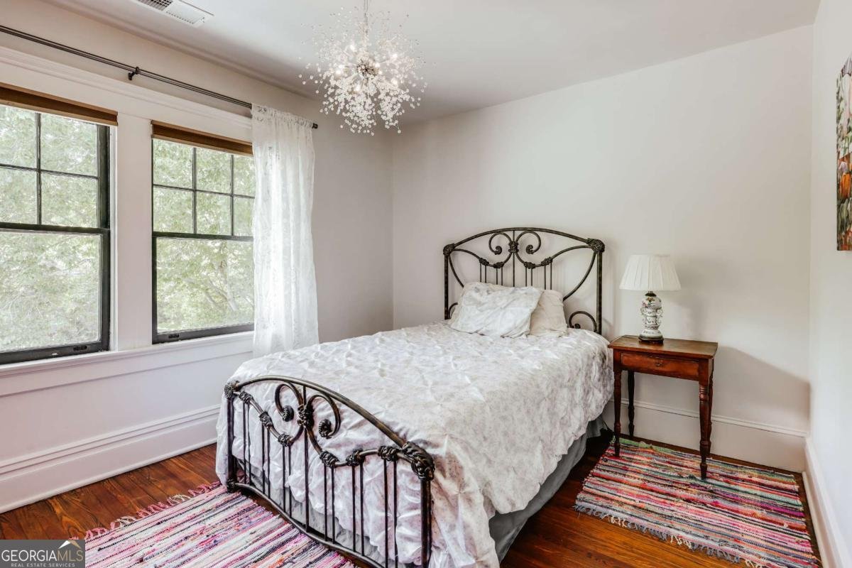 781 Boulevard Athens - 31
