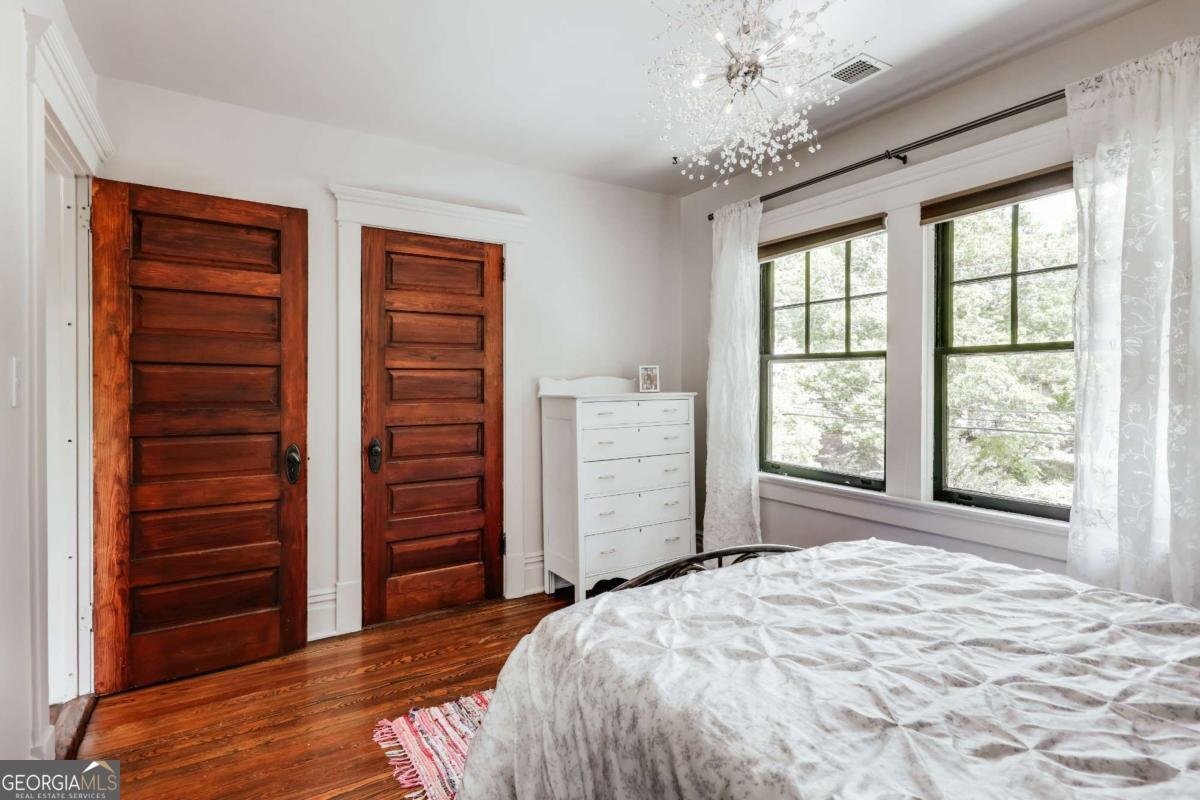 781 Boulevard Athens - 32