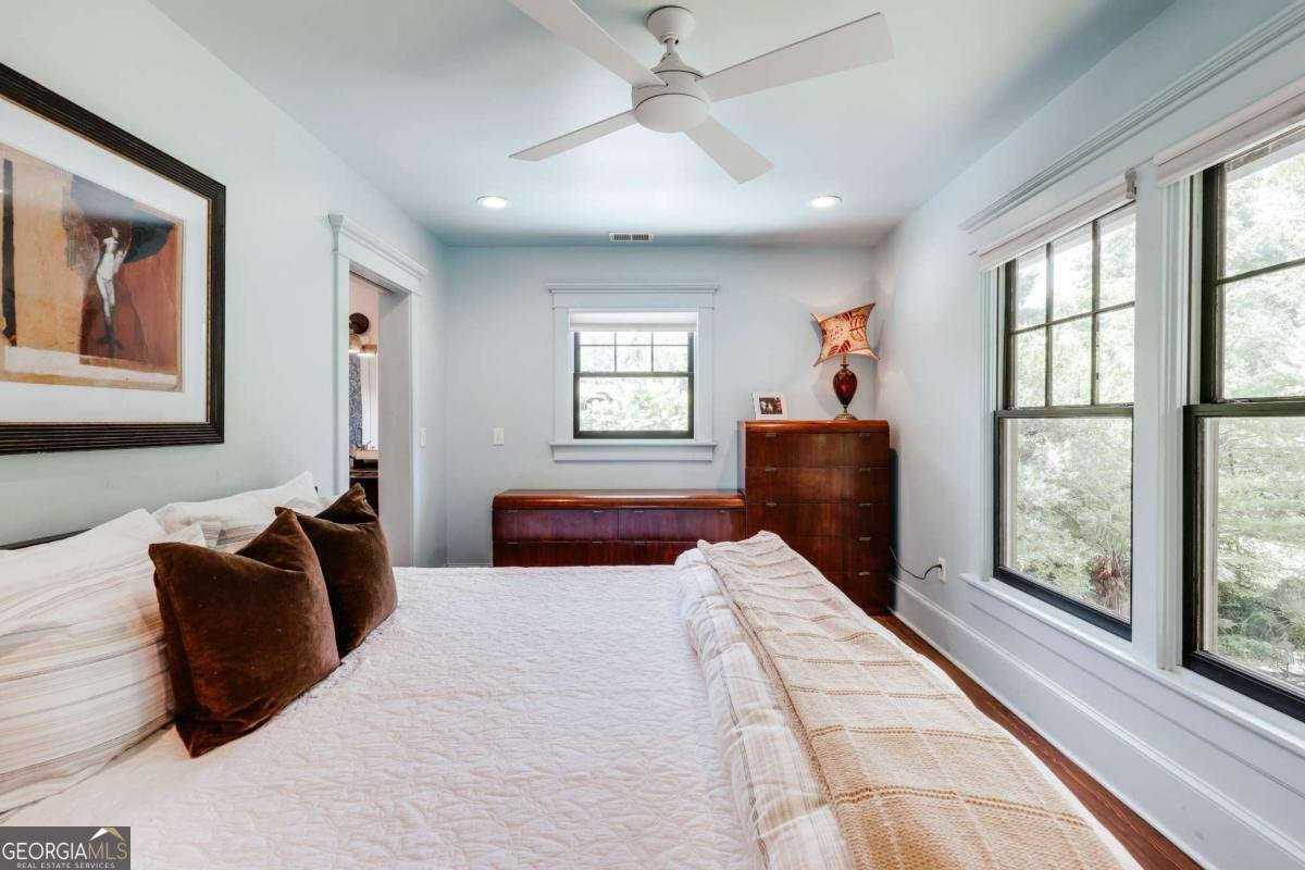 781 Boulevard Athens - 39