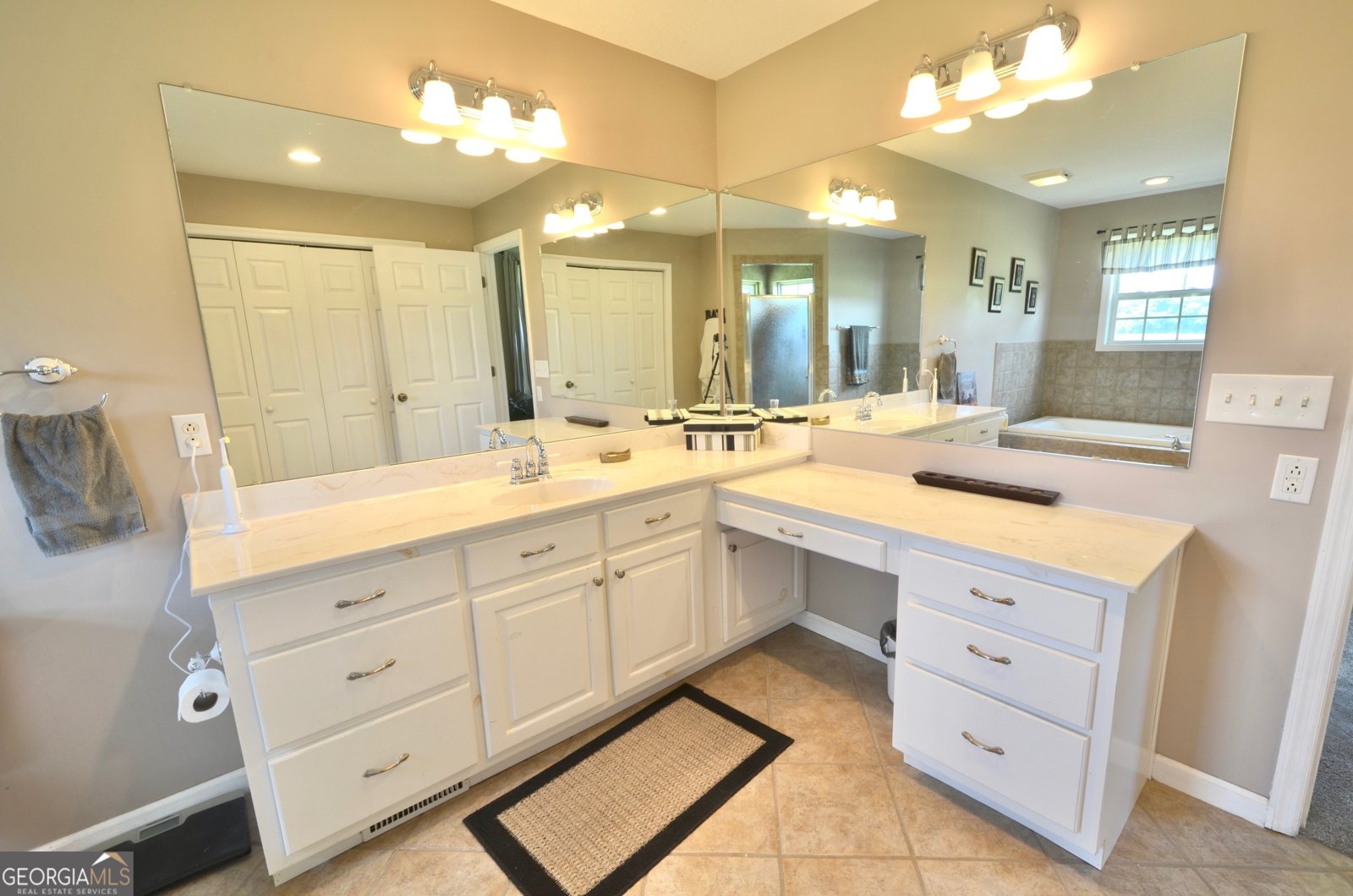 2025 Chicken Road Dudley - 34