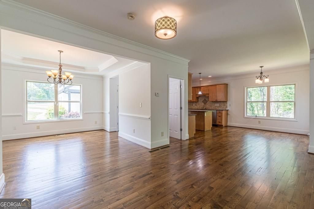 1410 Eastland RD Road Atlanta - 18