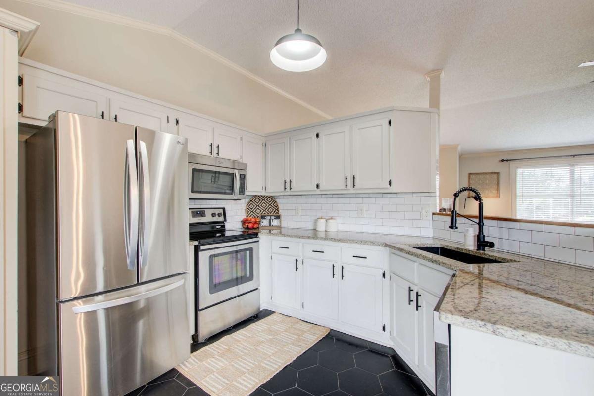 8 SOUTHVIEW Drive Cartersville - 11