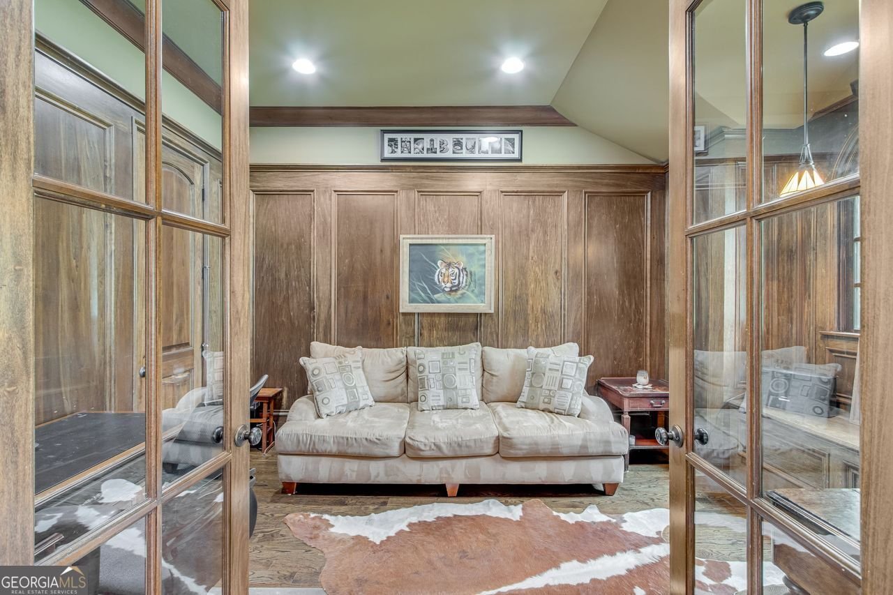 5623 BRENDLYNN Drive Suwanee - 56