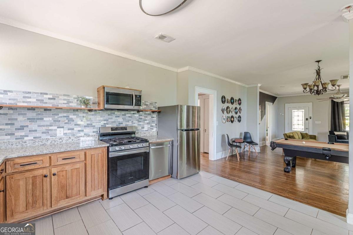 975 Dill Avenue Atlanta - 17