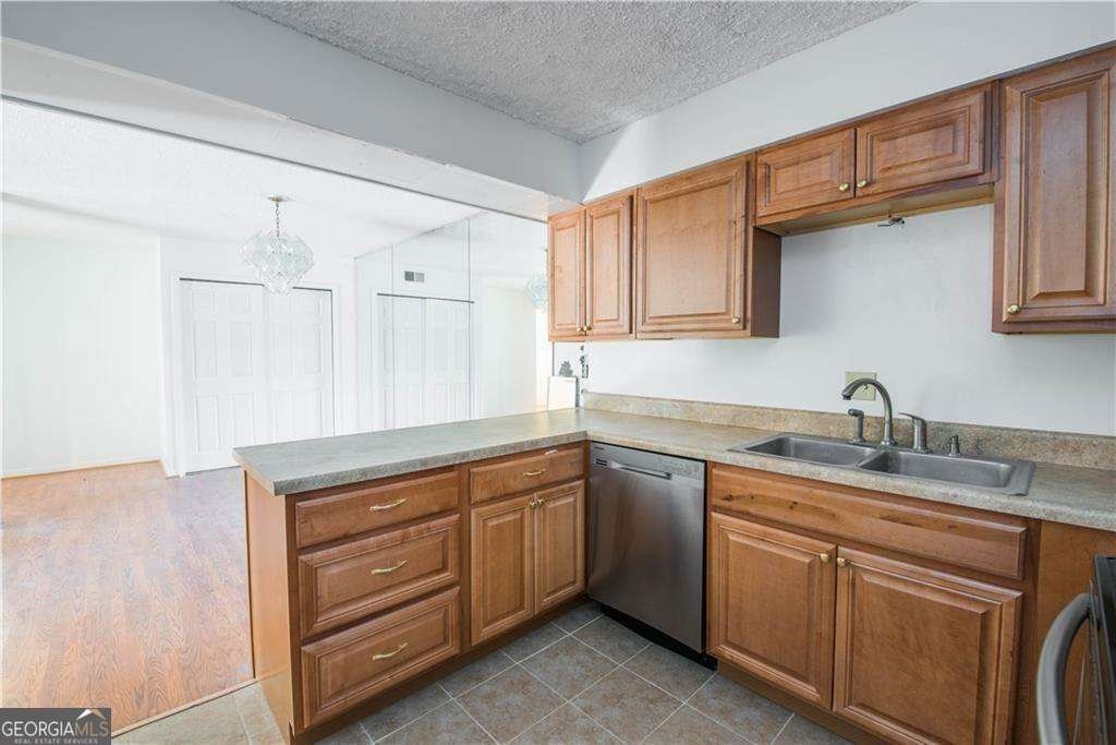 1213 Camelot Drive Atlanta - 6