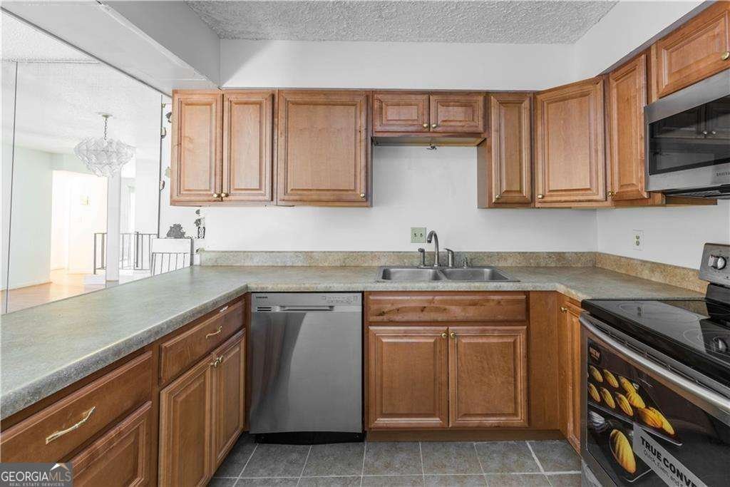 1213 Camelot Drive Atlanta - 8