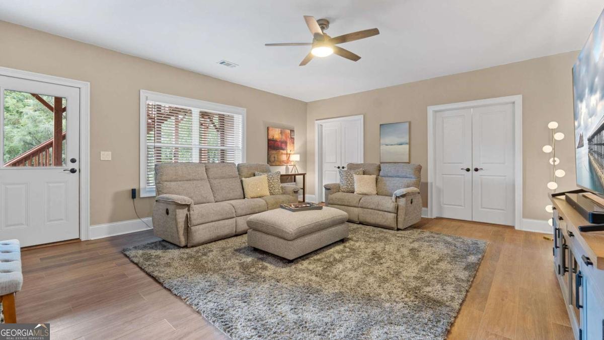 9015 Emerson Place Alpharetta - 35