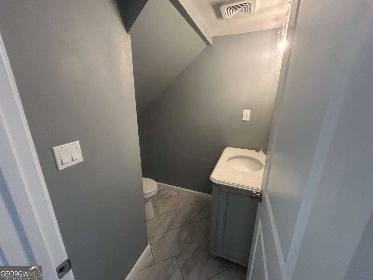 5090 Lorraine Place Forest Park - 13