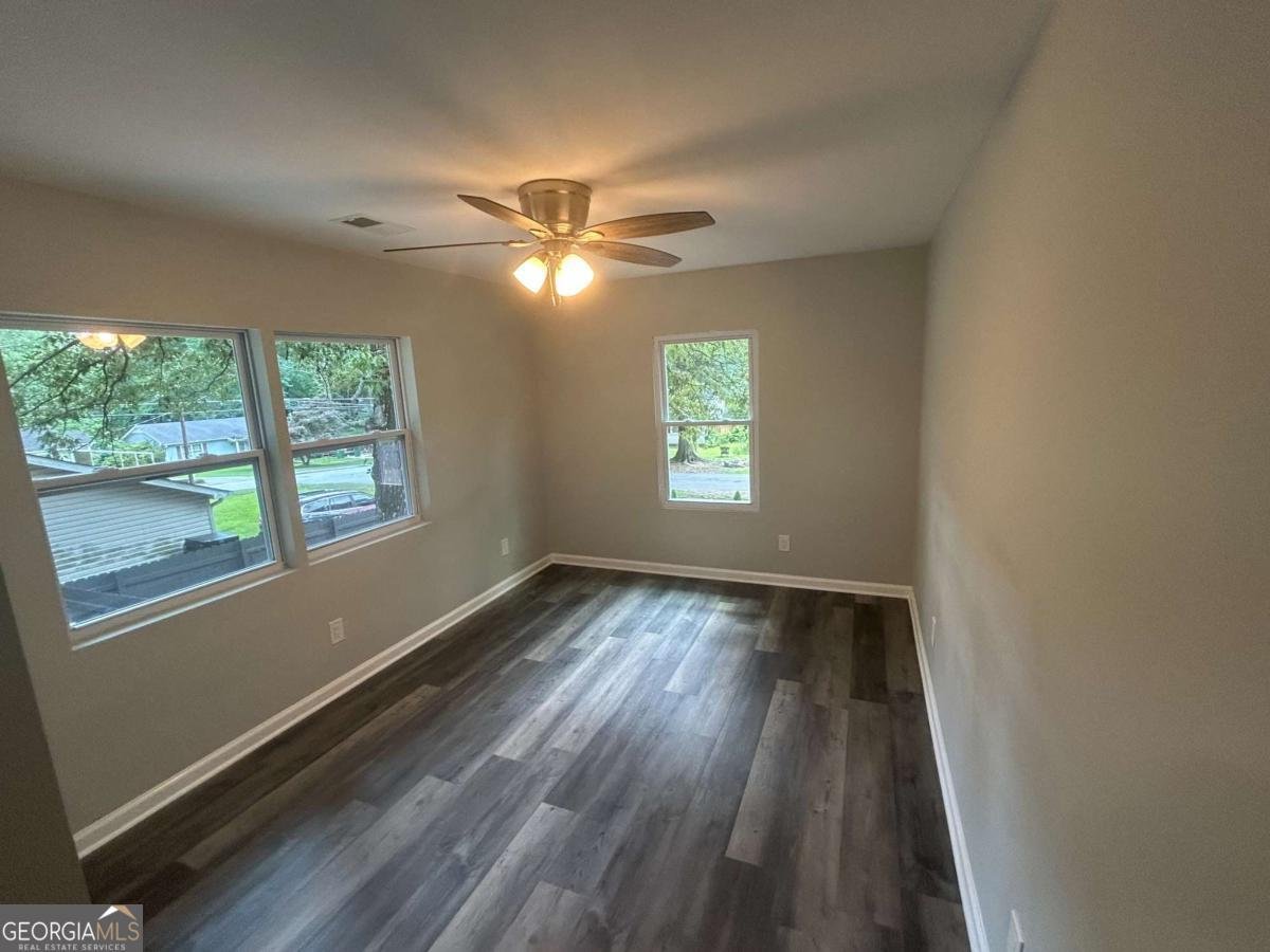 5090 Lorraine Place Forest Park - 15