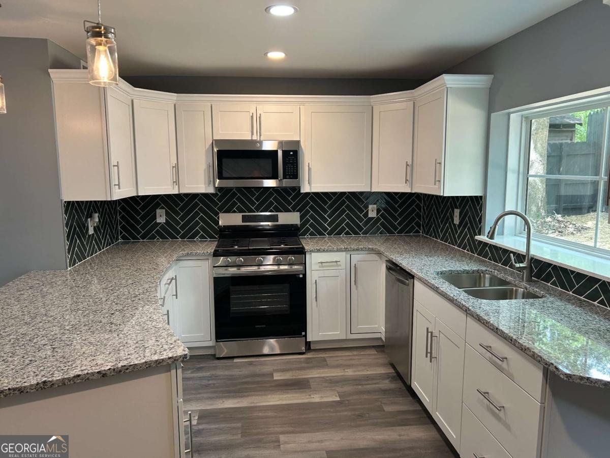 5090 Lorraine Place Forest Park - 4