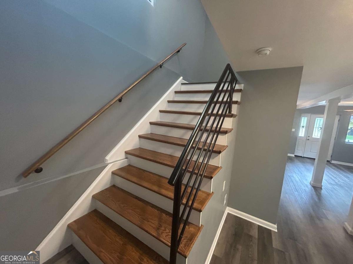 5090 Lorraine Place Forest Park - 7