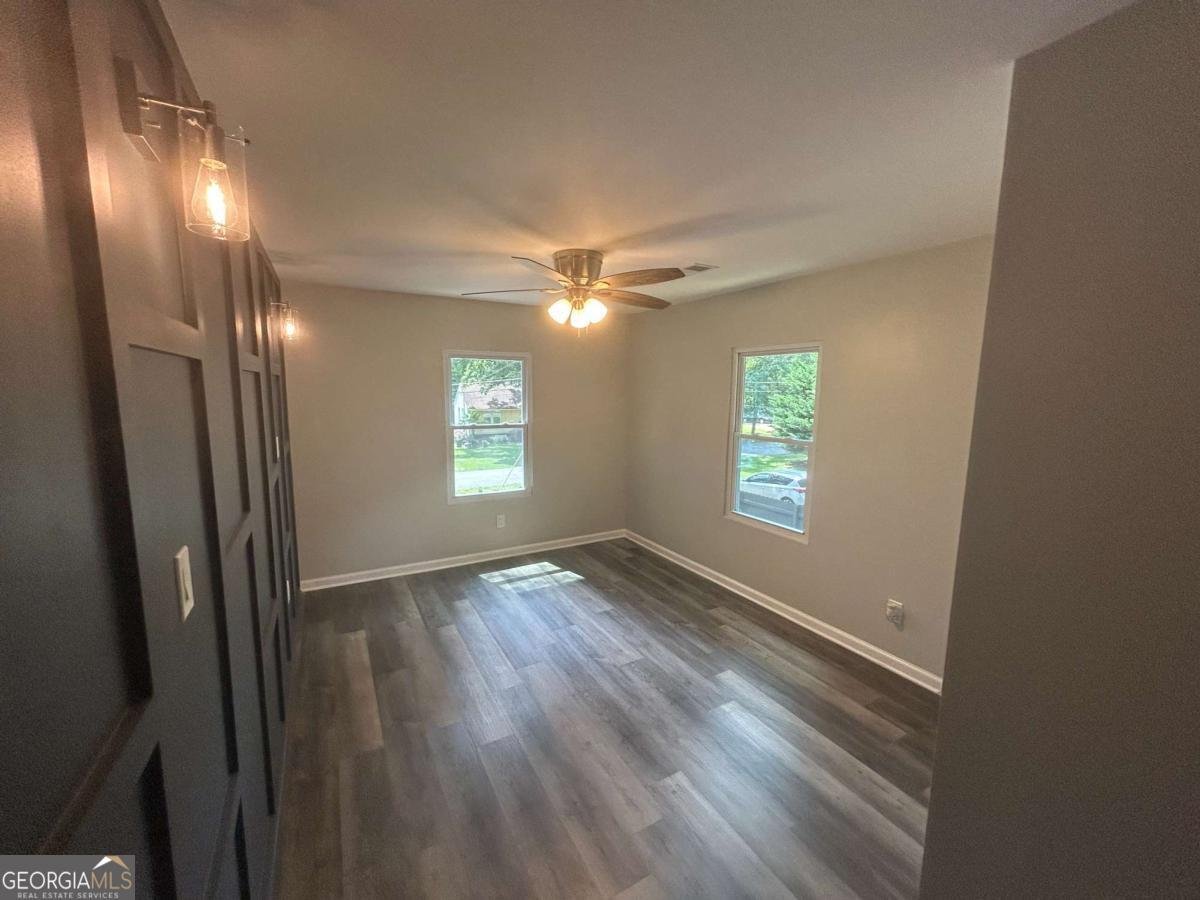 5090 Lorraine Place Forest Park - 8