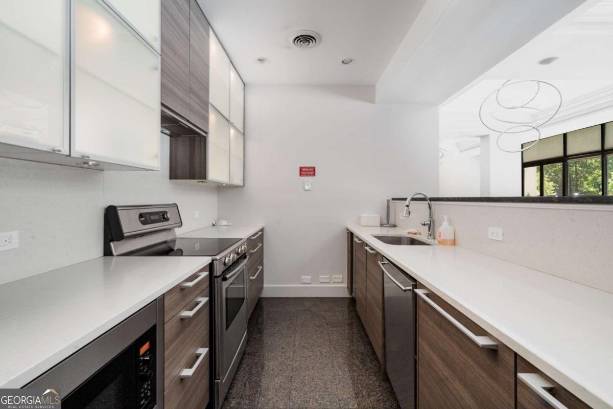 2660 Peachtree Road Atlanta - 27