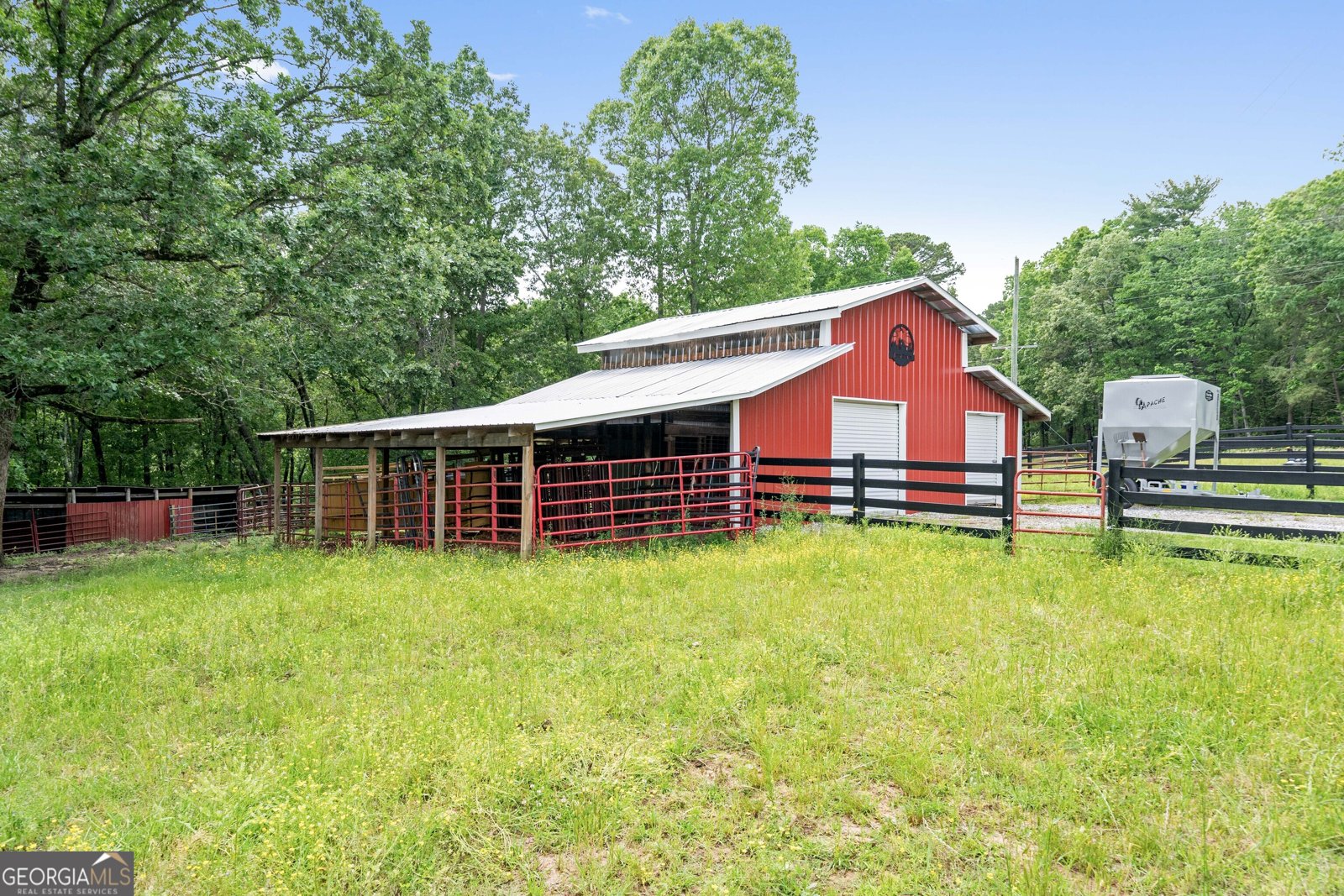 1447 Travis Smith Road Clarkesville - 66