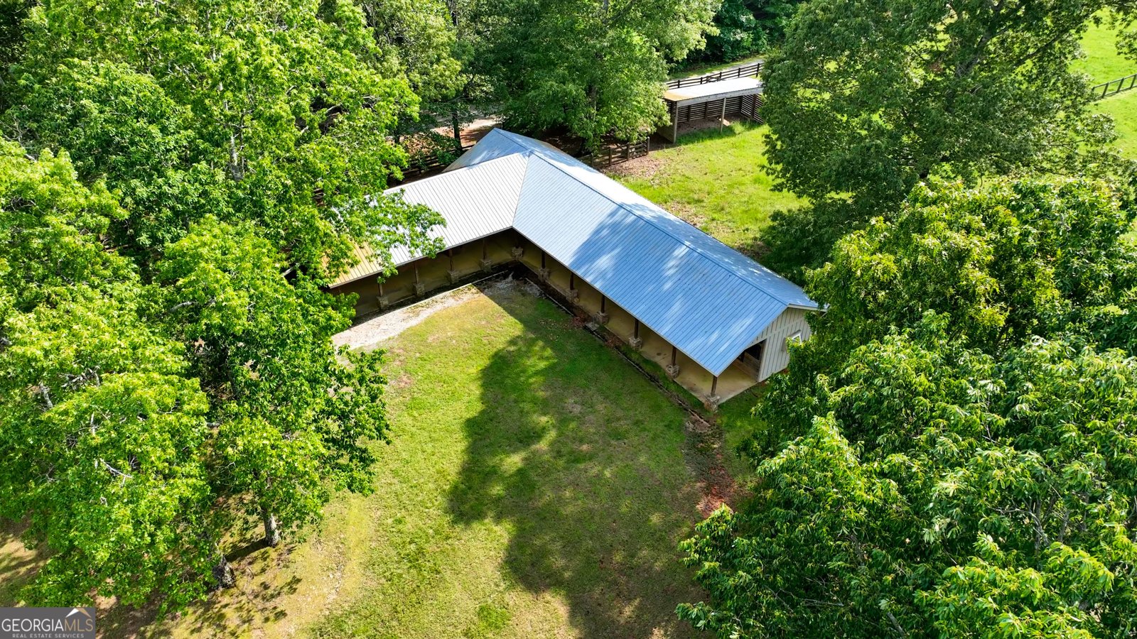 1447 Travis Smith Road Clarkesville - 67