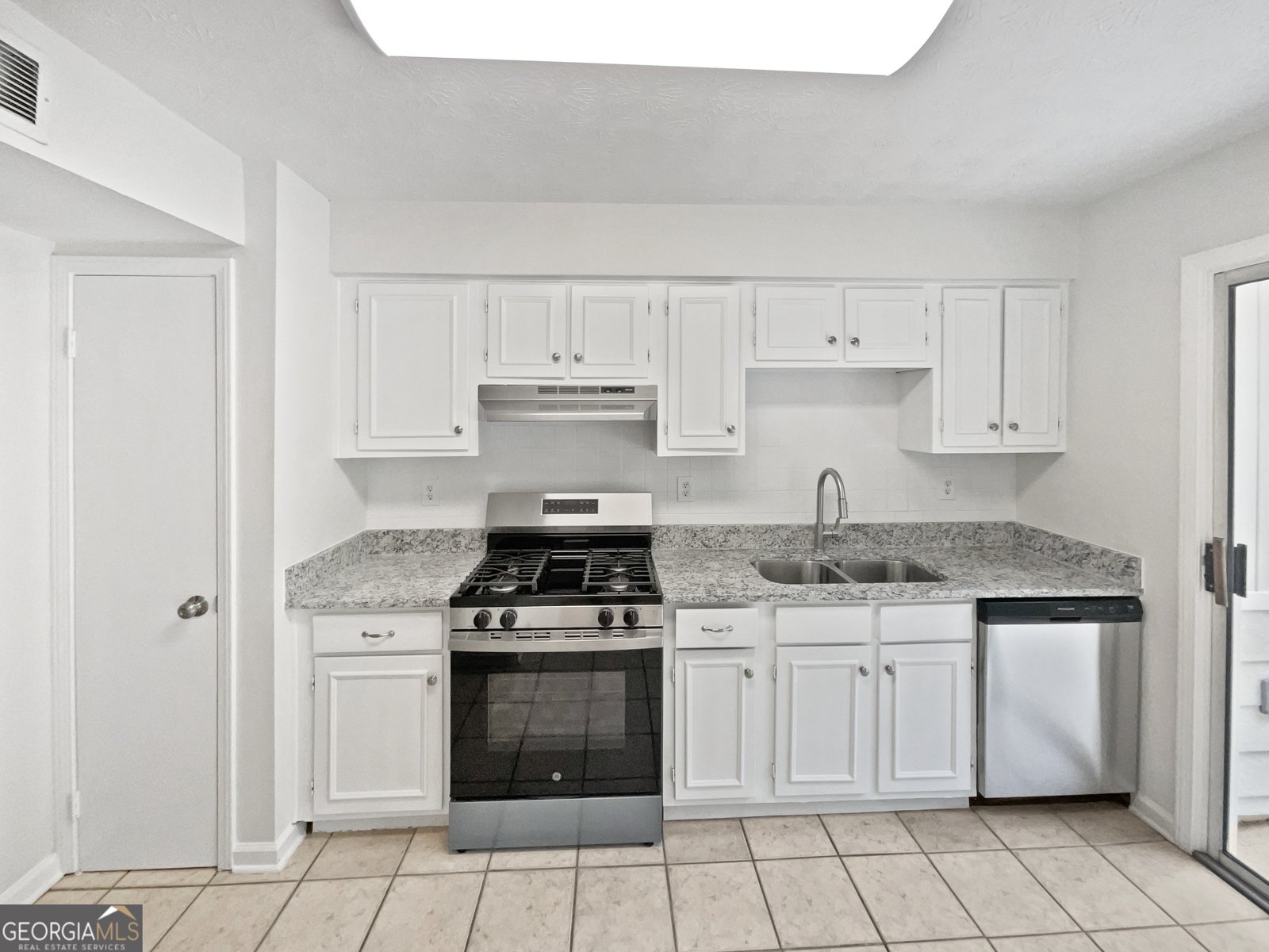 978 Monopoly Drive Lawrenceville - 6