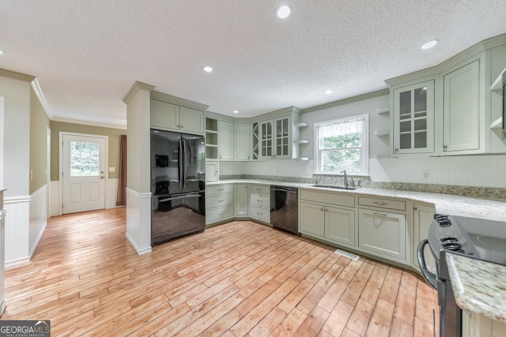405 Leslie Court Woodstock - 14