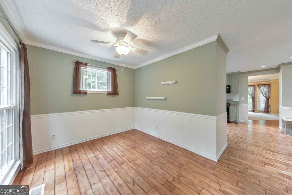 405 Leslie Court Woodstock - 16