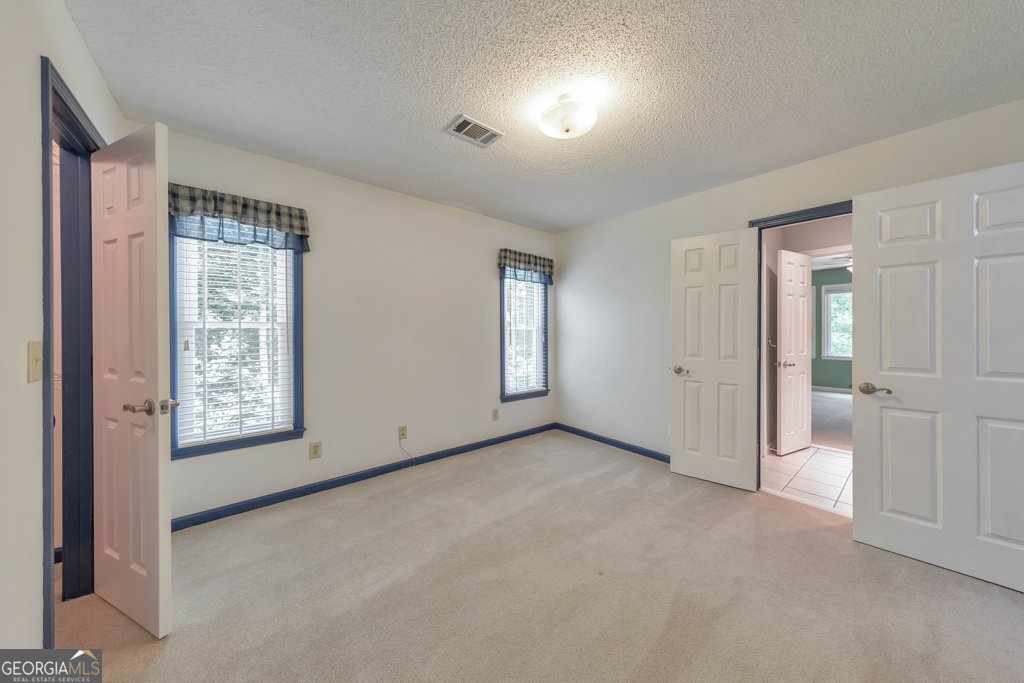 405 Leslie Court Woodstock - 31