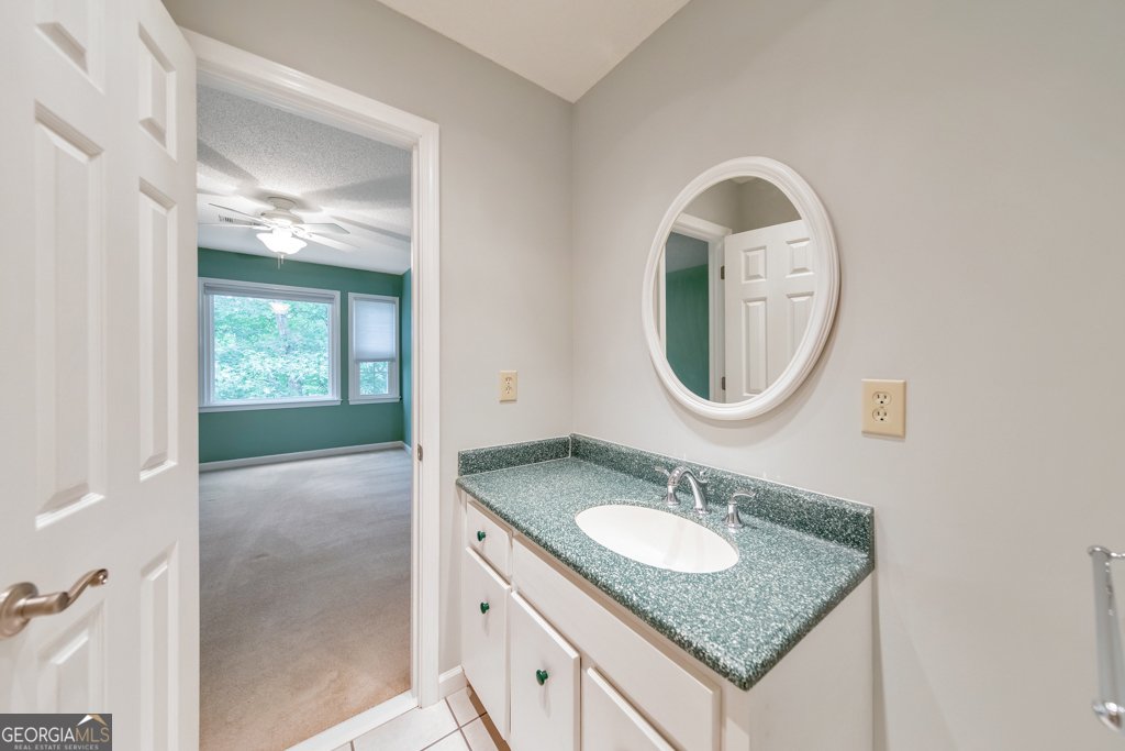 405 Leslie Court Woodstock - 34