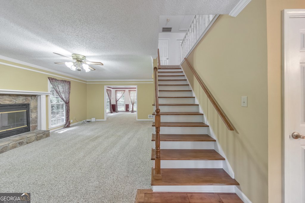 405 Leslie Court Woodstock - 4
