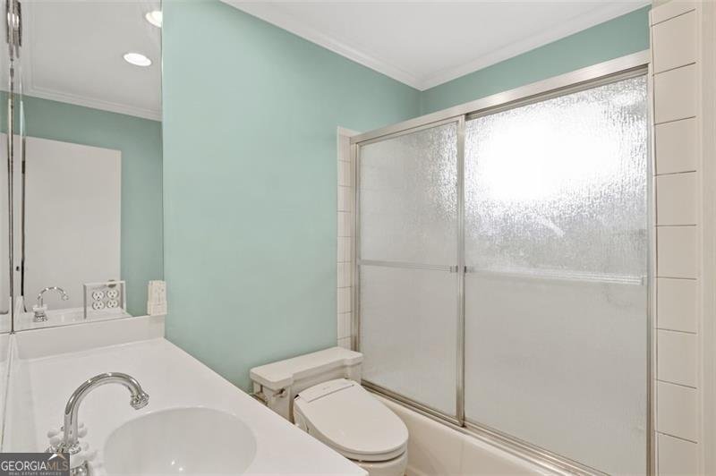 136 PEACHTREE MEMORIAL Drive Atlanta - 11