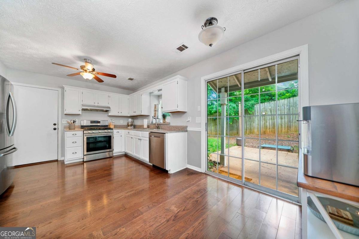 802 Bluff Place Woodstock - 14