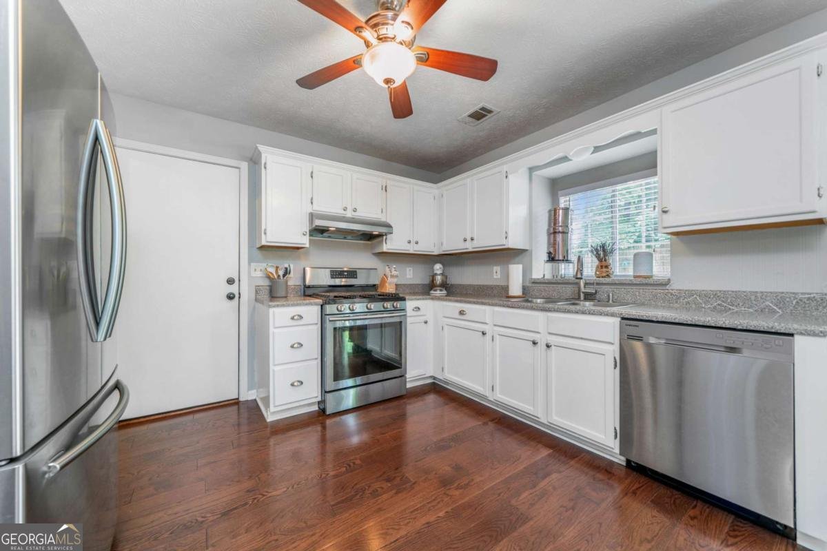 802 Bluff Place Woodstock - 18