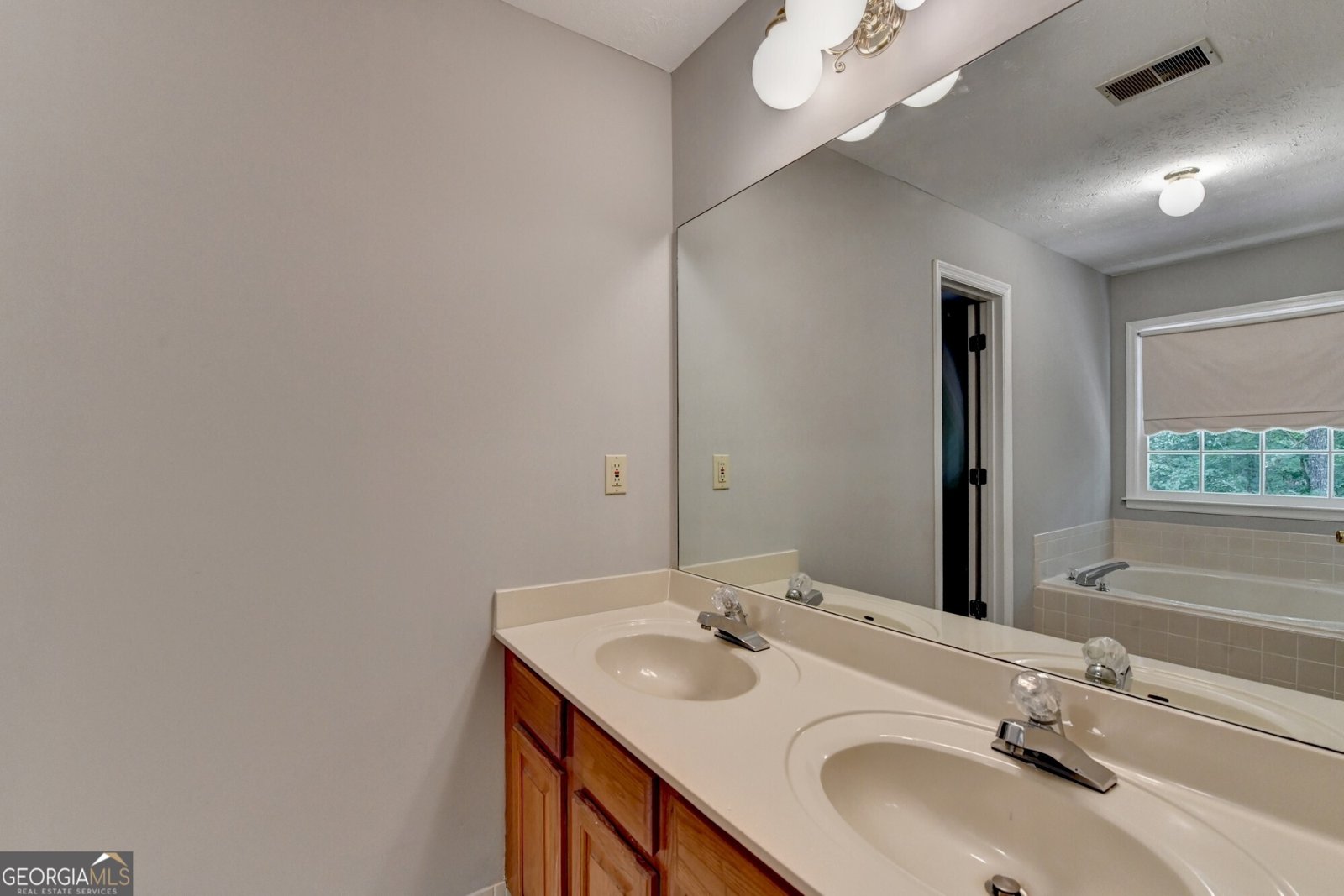 1592 Walkway Court Lilburn - 35