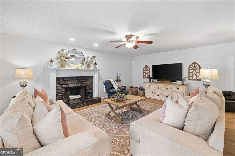 150 KENSLEY Way Dallas - 8