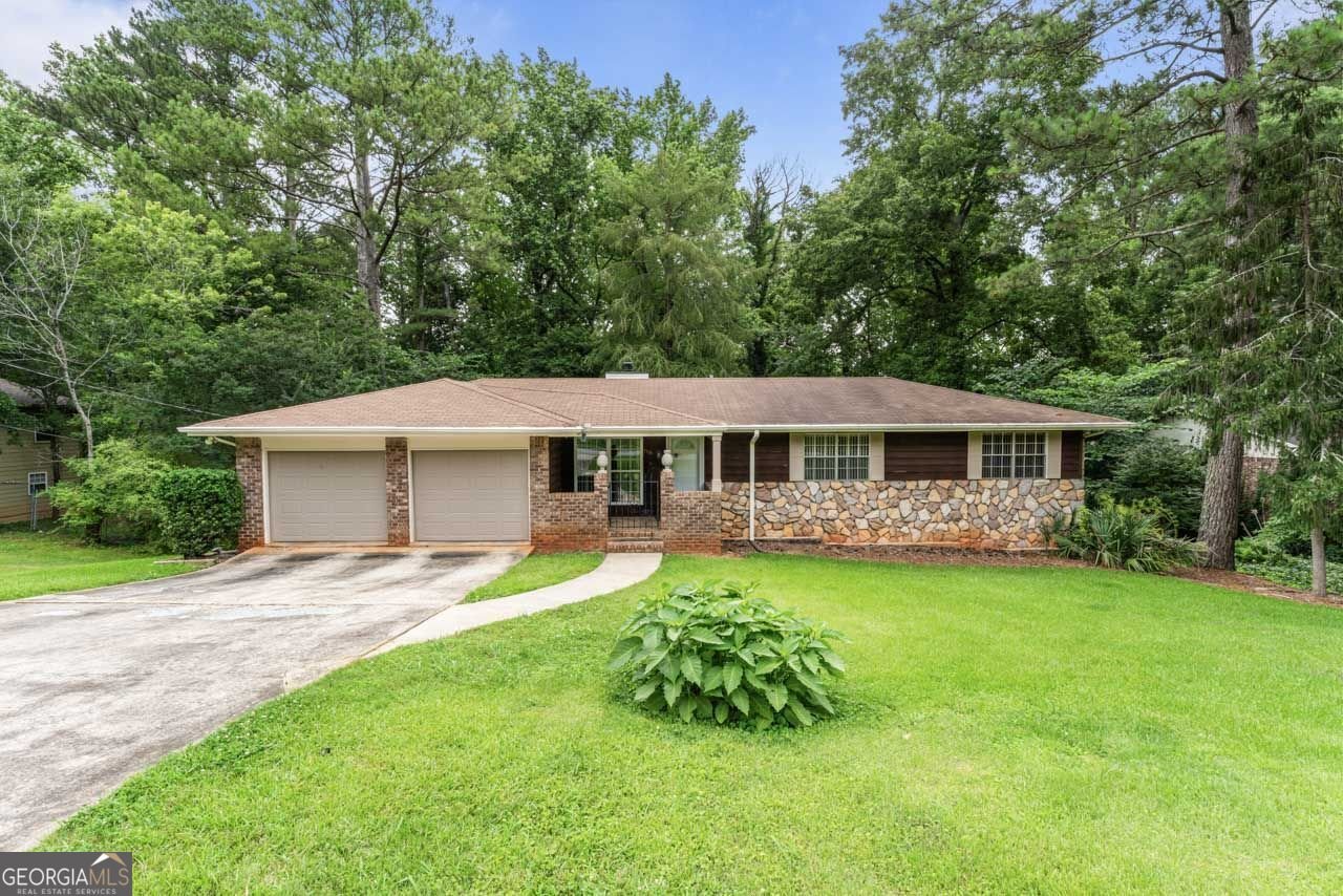 115 Club Circle Stockbridge - 1