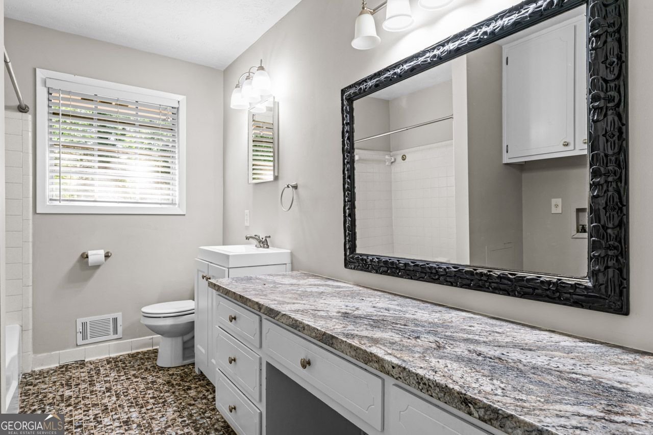 115 Club Circle Stockbridge - 25