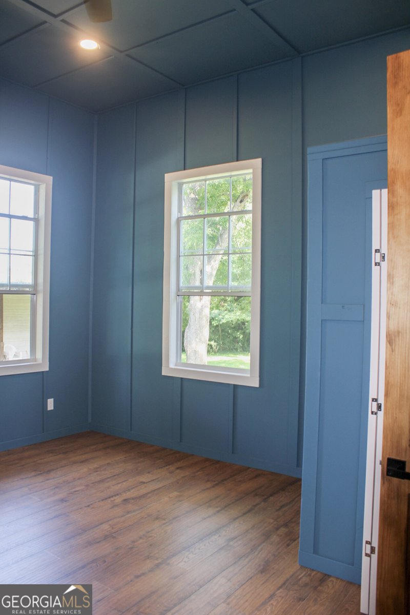 1048 Whites Mill Road Valley - 24