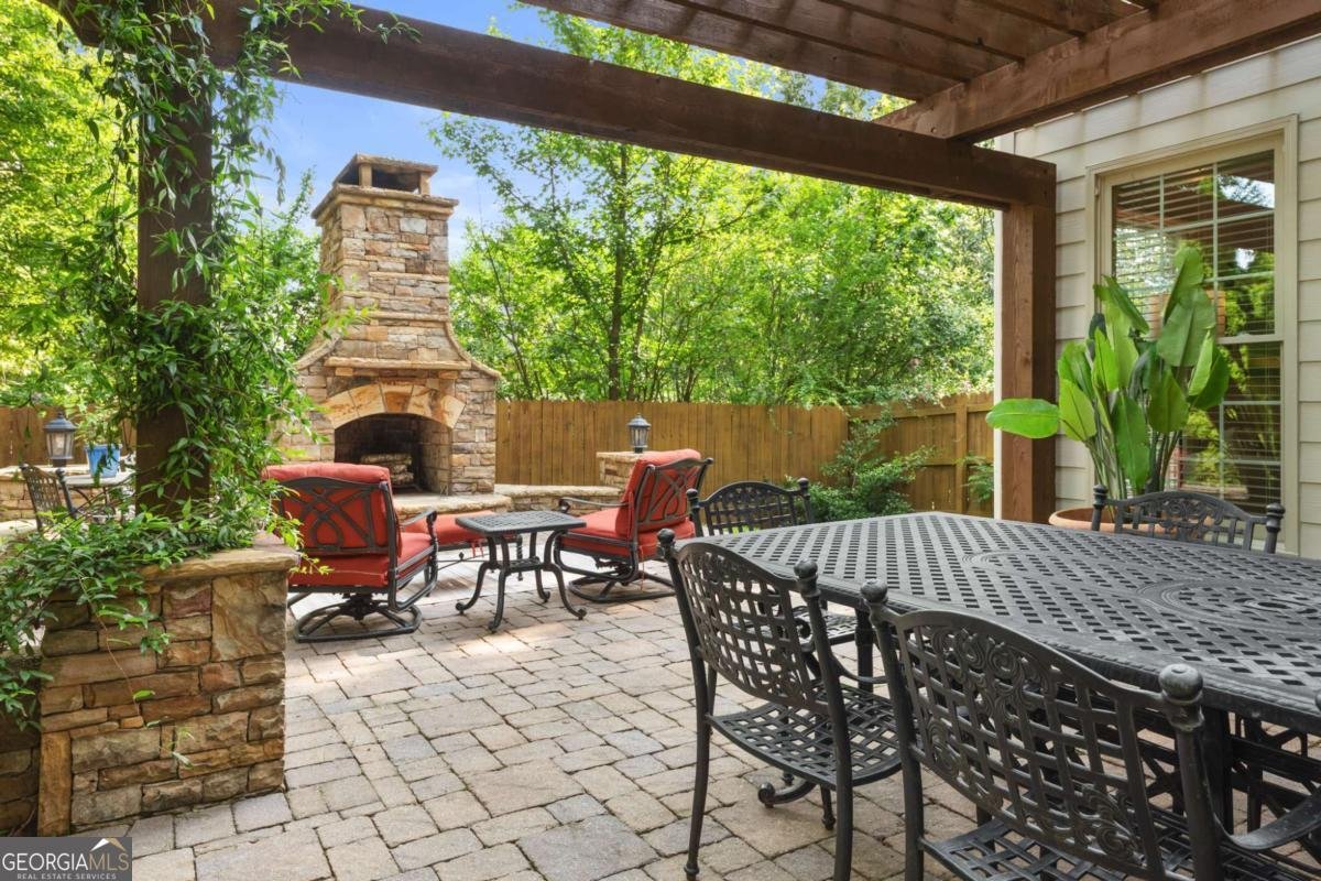 100 Parkerwood Way Alpharetta - 22