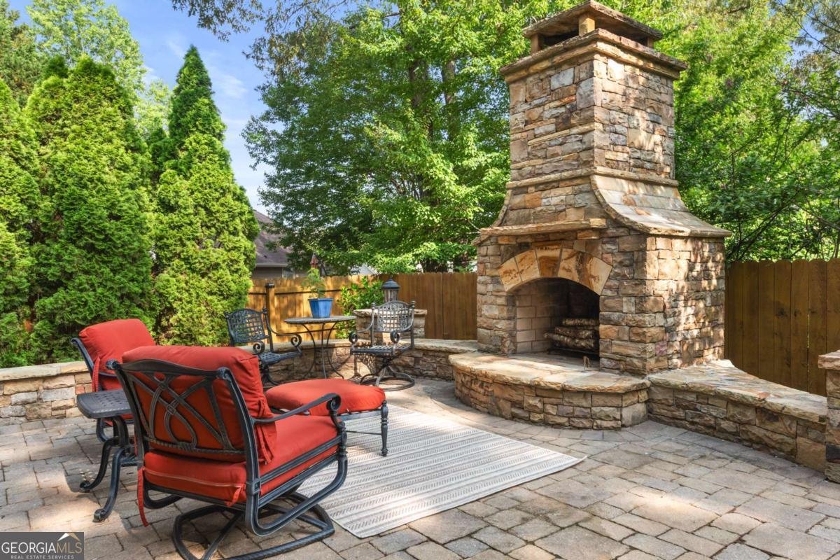 100 Parkerwood Way Alpharetta - 23