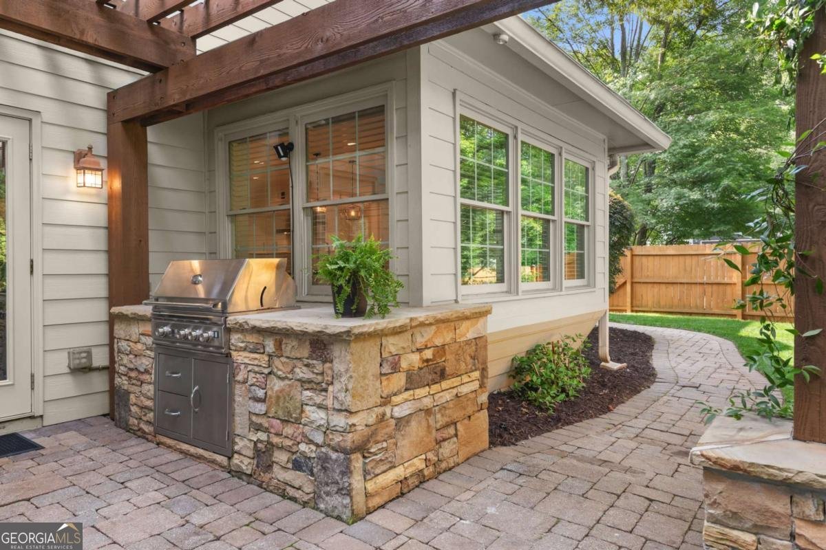 100 Parkerwood Way Alpharetta - 25