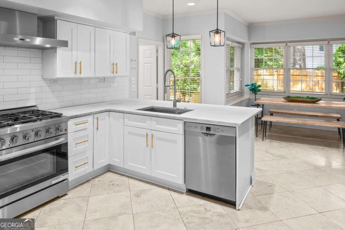 100 Parkerwood Way Alpharetta - 8