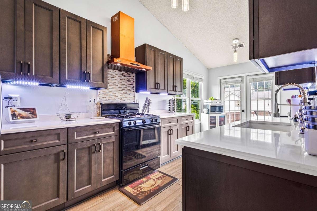 1543 Blossom Drive Atlanta - 11