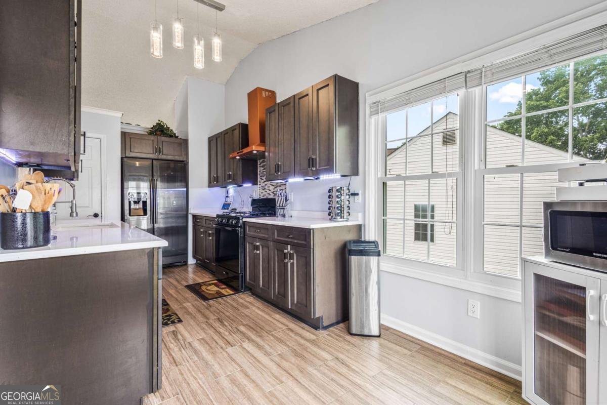 1543 Blossom Drive Atlanta - 8