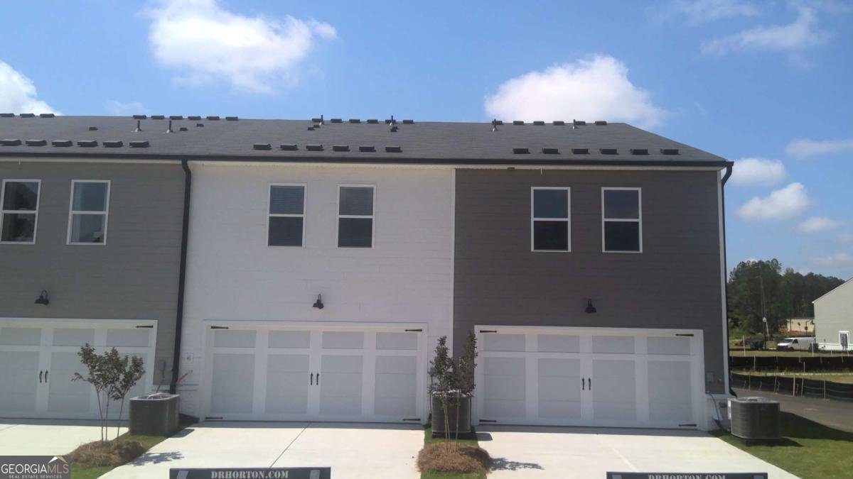 340 Sound Circle Stockbridge - 1