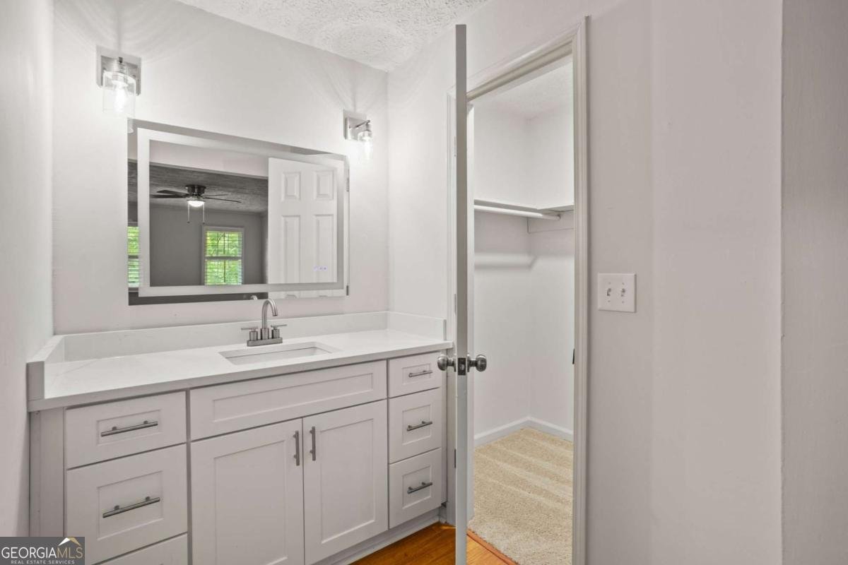 3013 HUNTSHIRE Doraville - 30
