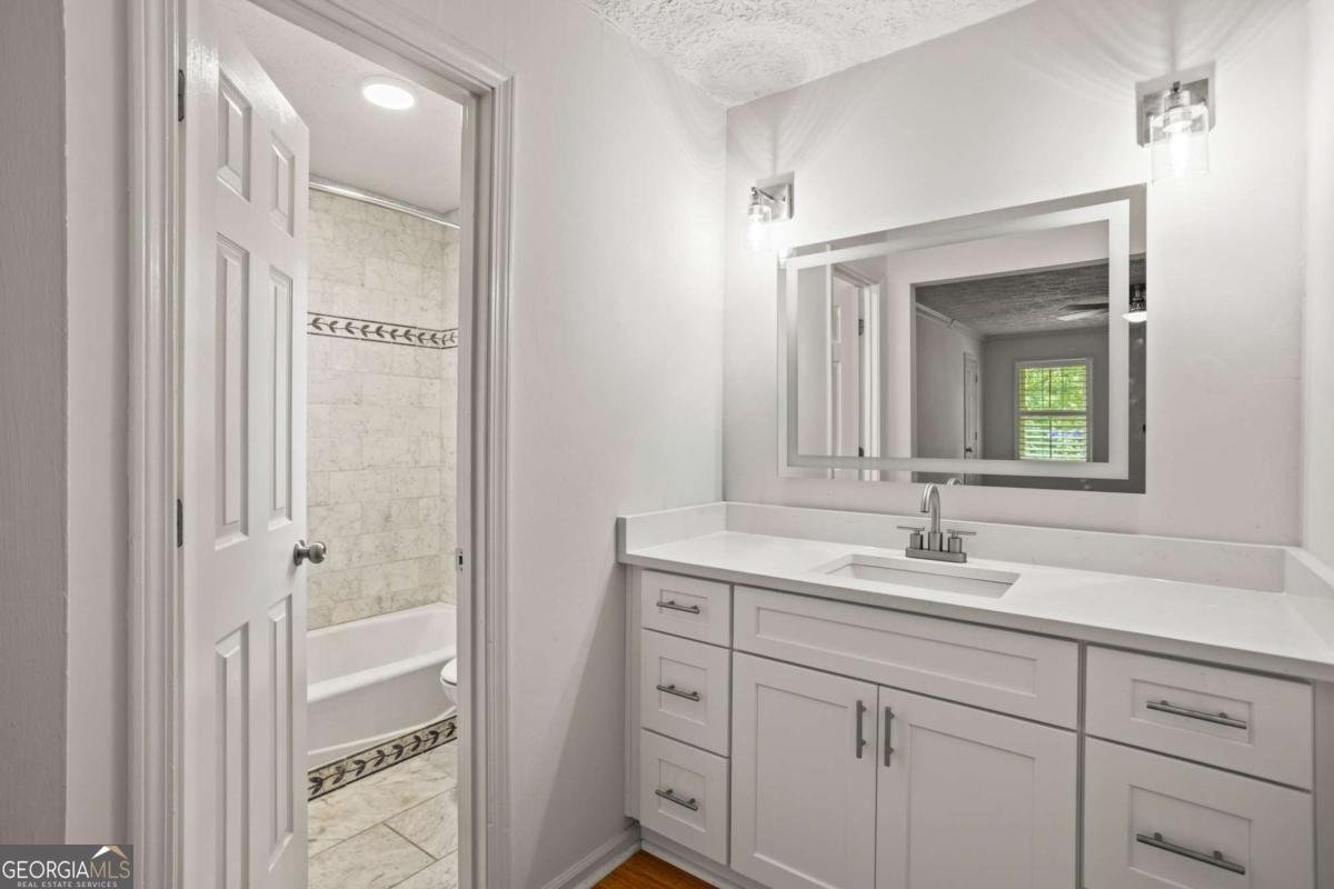 3013 HUNTSHIRE Doraville - 31