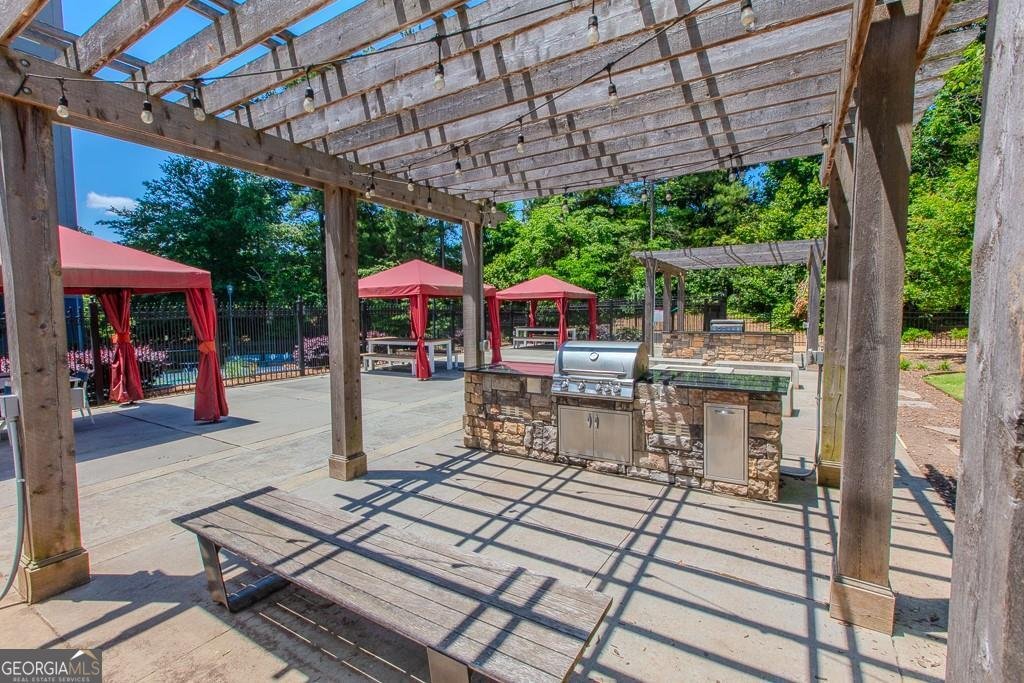 795 HAMMOND Drive Sandy Springs - 10