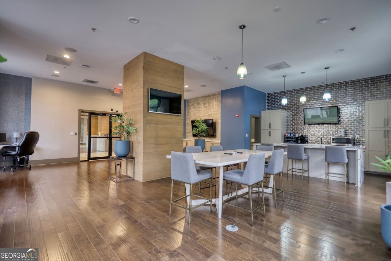 795 HAMMOND Drive Sandy Springs - 20