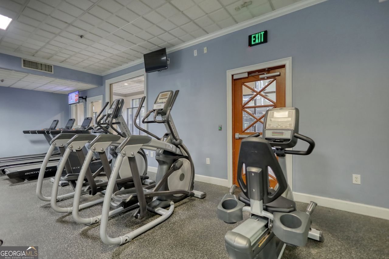795 HAMMOND Drive Sandy Springs - 34
