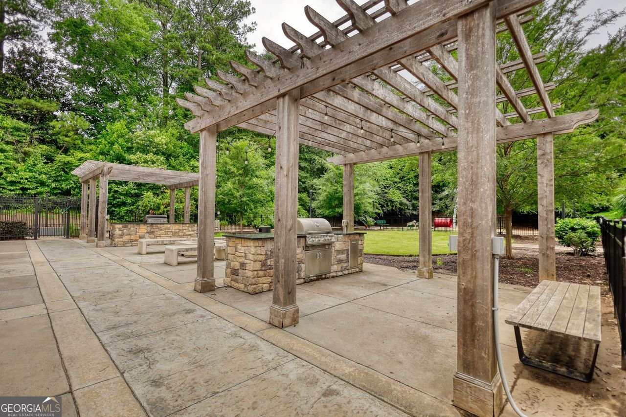 795 HAMMOND Drive Sandy Springs - 8