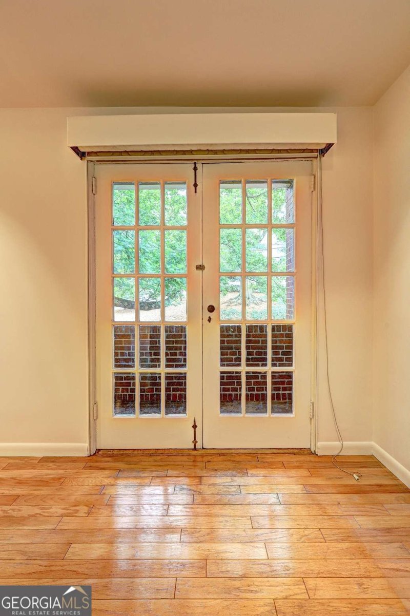 1400 Chalmette Drive Atlanta - 33