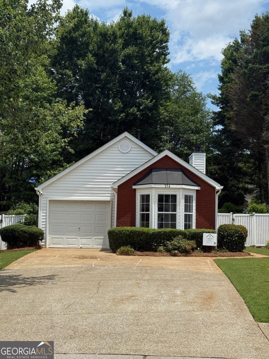 214 Chelsea Court Woodstock - 1